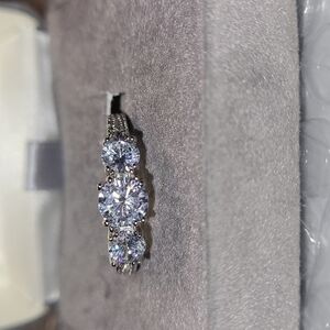 925 Silver With Diamonds Ring π